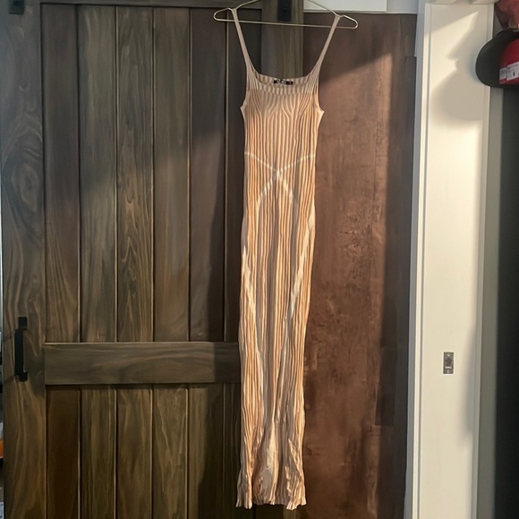 BODY CONTOUR KNITTED MAXI IN AFTERGLOW - Picture 2 of 6